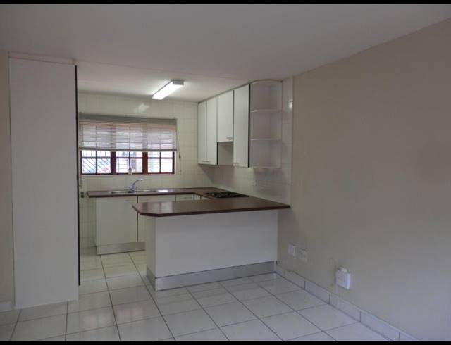 2 BEDROOM TOWNHOUSE RENTED IN WELTEVREDEN PARK